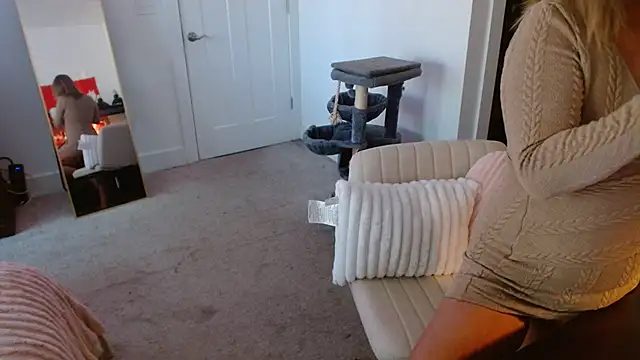 Milfy2017 online show from 17, 10, 2025