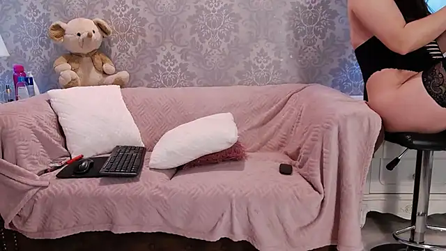 Snapshot of Ella_Raven chatting on 30, 4, 2026 Ella Raven online show from 30, 4, 2026