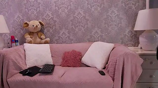 Snapshot of Ella_Raven chatting on 7, 5, 2026 Ella Raven online show from 7, 5, 2026