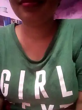 Snapshot of TINASONI chatting on 29, 9, 2025 TINASONI online show from 29, 9, 2025