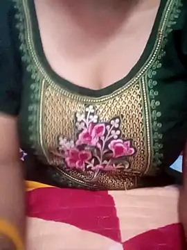 Snapshot of TINASONI chatting on 3, 10, 2025 TINASONI online show from 3, 10, 2025