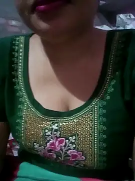Snapshot of TINASONI chatting on 6, 10, 2025 TINASONI online show from 6, 10, 2025
