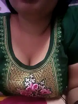 Snapshot of TINASONI chatting on 7, 10, 2025 TINASONI online show from 7, 10, 2025