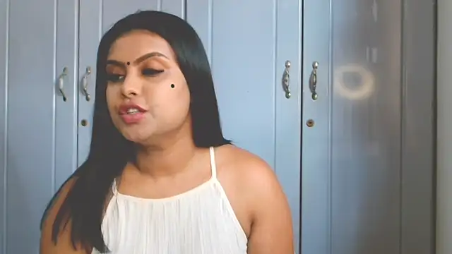 Snapshot of Indian_GlowingMiax chatting on 10, 10, 2025 Indian GlowingMiax online show from 10, 10, 2025
