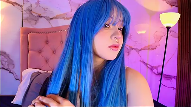 Suxan White  online show from 25, 6, 2026