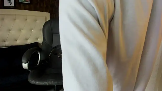 Snapshot of celeste__clark chatting on 12, 11, 2025 celeste clark online show from 12, 11, 2025