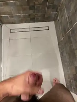 Snapshot of MrZli chatting on 13, 10, 2025 MrZli online show from 13, 10, 2025