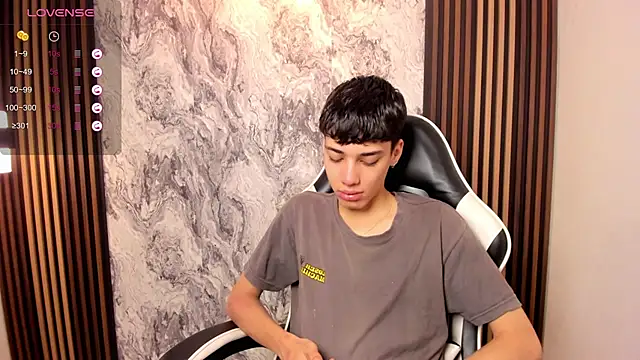 Snapshot of oblivion_deku chatting on 25, 10, 2025 oblivion deku online show from 25, 10, 2025