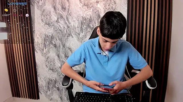 Snapshot of oblivion_deku chatting on 15, 11, 2025 oblivion deku online show from 15, 11, 2025