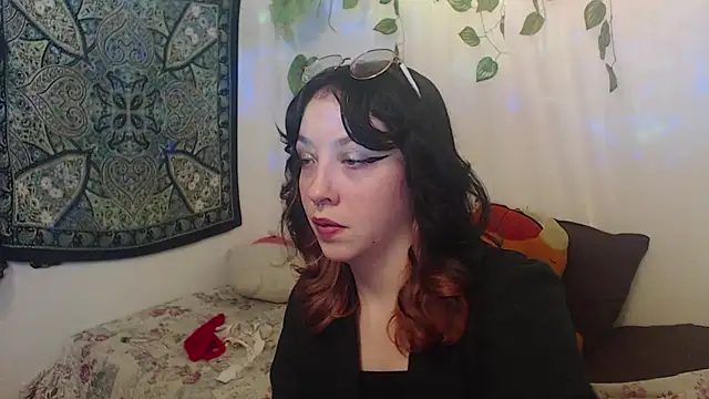 Snapshot of MysticNight_ chatting on 31, 10, 2025 MysticNight online show from 31, 10, 2025