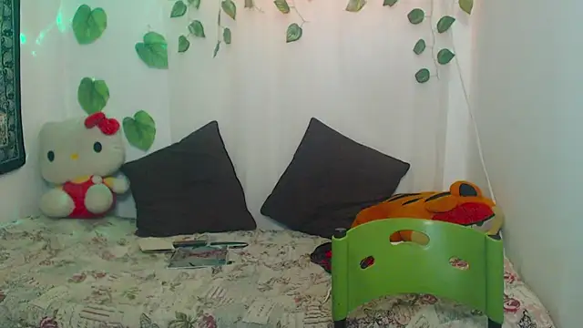 Snapshot of MysticNight_ chatting on 8, 11, 2025 MysticNight online show from 8, 11, 2025