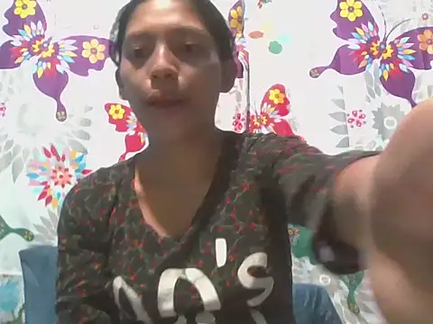 Snapshot of preggymom19 chatting on 6, 10, 2025 preggymom19 online show from 6, 10, 2025