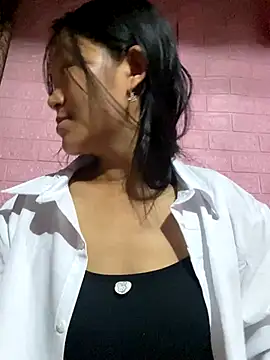 Snapshot of milo_bae chatting on 8, 11, 2025 milo bae online show from 8, 11, 2025