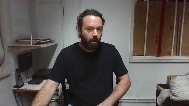 Snapshot of rogerevenmore chatting on 13, 11, 2025 rogerevenmore online show from 13, 11, 2025