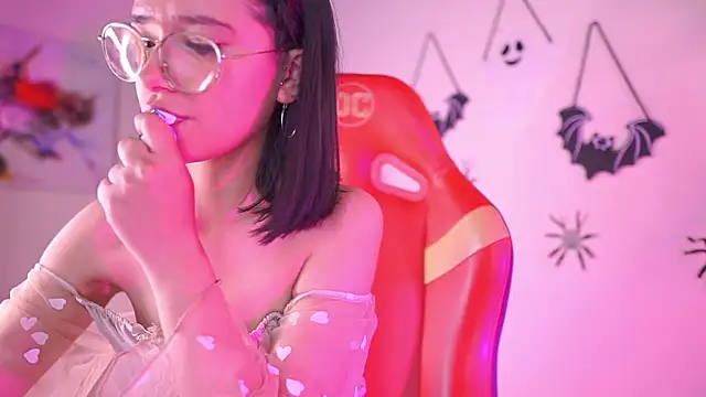 Lana Dreams  online show from 9, 10, 2025