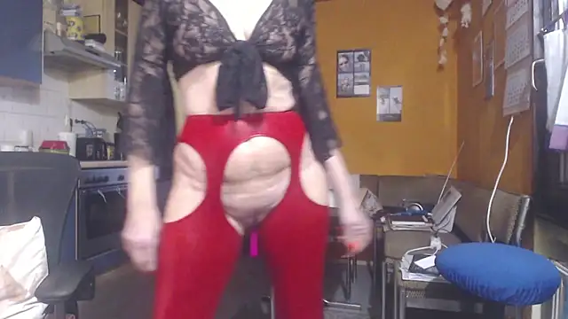 Snapshot of SexySilvie chatting on 4, 3, 2026 SexySilvie online show from 4, 3, 2026