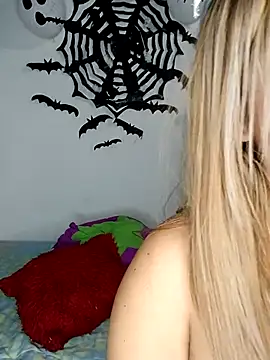 Snapshot of Emily__Hott chatting on 8, 10, 2025 Emily Hott online show from 8, 10, 2025