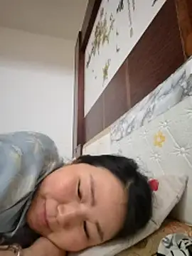 Snapshot of lingling5200 chatting on 25, 4, 2026 lingling5200 online show from 25, 4, 2026
