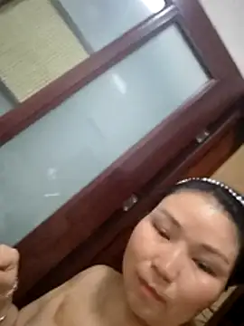 Snapshot of lingling5200 chatting on 25, 5, 2026 lingling5200 online show from 25, 5, 2026