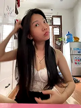 Snapshot of Miumieu chatting on 14, 9, 2025 Miumieu online show from 14, 9, 2025