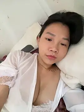 Snapshot of Miumieu chatting on 10, 10, 2025 Miumieu online show from 10, 10, 2025