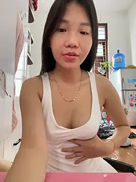 Snapshot of Miumieu chatting on 12, 10, 2025 Miumieu online show from 12, 10, 2025