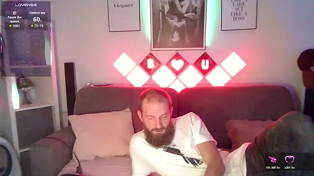 XBellaXundXUweX online show from 9, 11, 2025