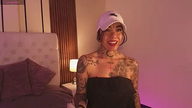 ViolettaAlemida online show from 13, 1, 2026