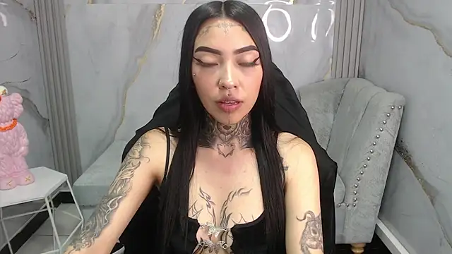 Ashley Blum v online show from 23, 10, 2025