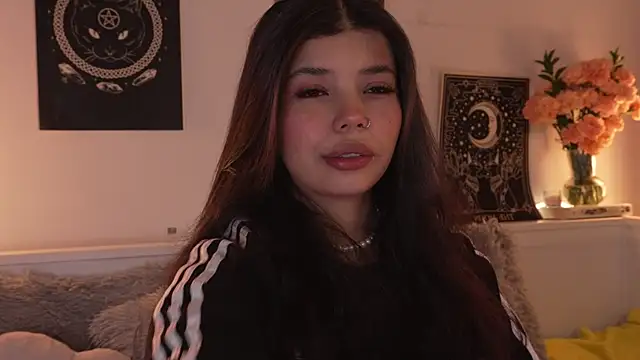 sophieee art online show from 19, 10, 2025