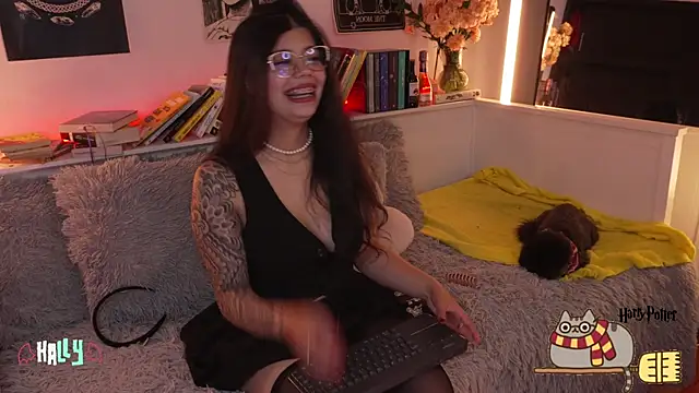 sophieee art online show from 27, 10, 2025