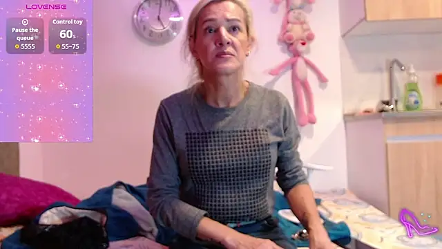 Snapshot of AllysonStonne chatting on 7, 2, 2026 AllysonStonne online show from 7, 2, 2026