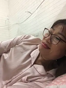 Vitamin sexy online show from 4, 3, 2026