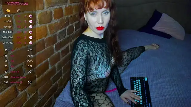 Snapshot of Cutiee_Alicee chatting on 1, 2, 2025 Cutiee Alicee online show from 1, 2, 2025