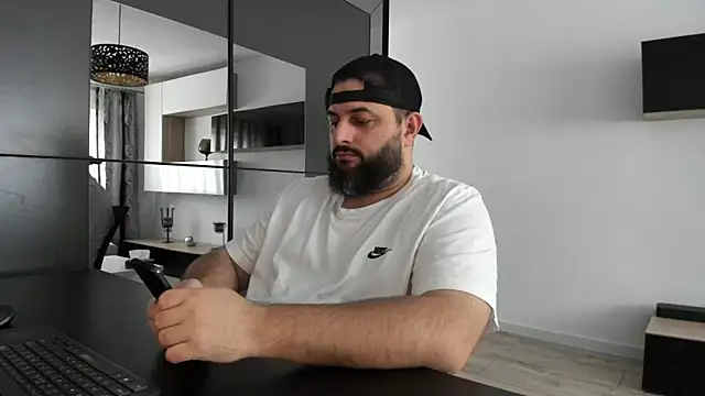 Snapshot of DravenPeak chatting on 5, 10, 2025 DravenPeak online show from 5, 10, 2025