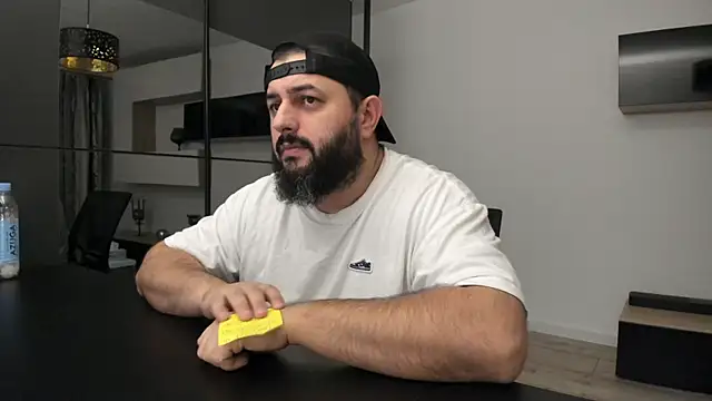 Snapshot of DravenPeak chatting on 11, 10, 2025 DravenPeak online show from 11, 10, 2025