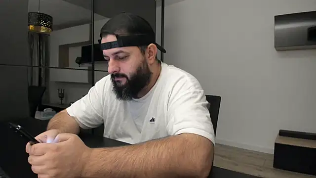 Snapshot of DravenPeak chatting on 12, 10, 2025 DravenPeak online show from 12, 10, 2025