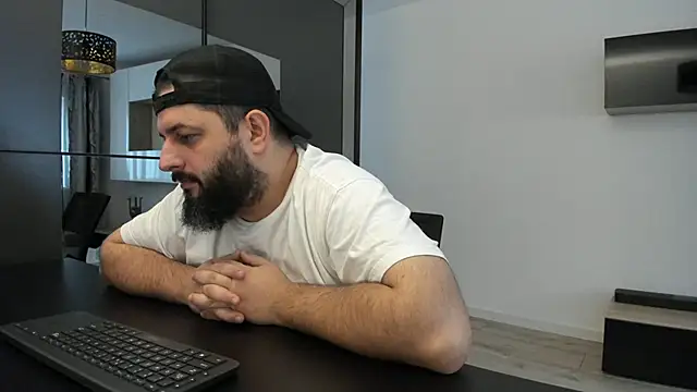 Snapshot of DravenPeak chatting on 13, 10, 2025 DravenPeak online show from 13, 10, 2025