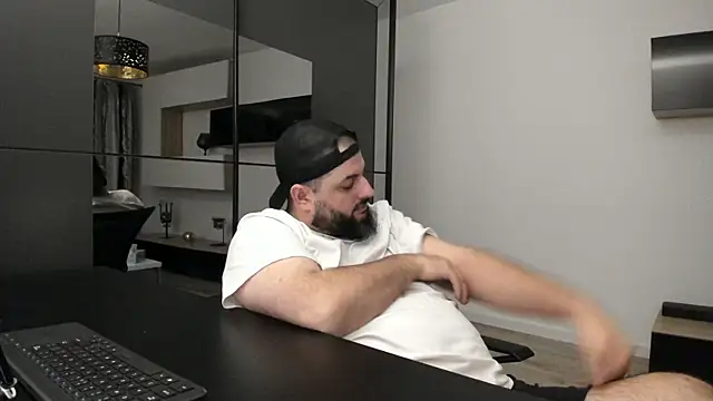 Snapshot of DravenPeak chatting on 28, 10, 2025 DravenPeak online show from 28, 10, 2025