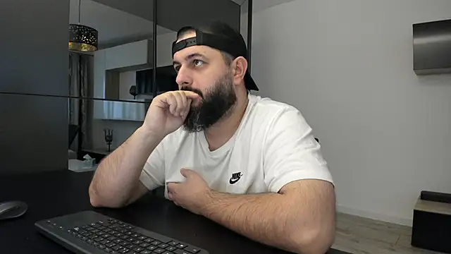 Snapshot of DravenPeak chatting on 3, 11, 2025 DravenPeak online show from 3, 11, 2025