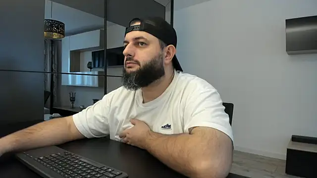 Snapshot of DravenPeak chatting on 9, 11, 2025 DravenPeak online show from 9, 11, 2025