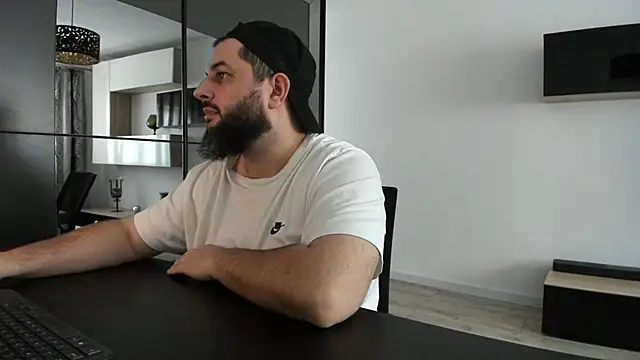 Snapshot of DravenPeak chatting on 15, 11, 2025 DravenPeak online show from 15, 11, 2025