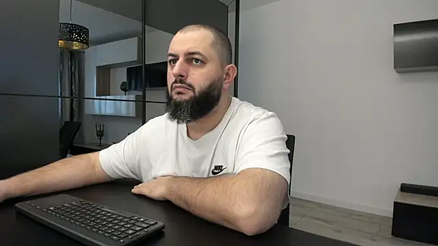 Snapshot of DravenPeak chatting on 18, 11, 2025 DravenPeak online show from 18, 11, 2025