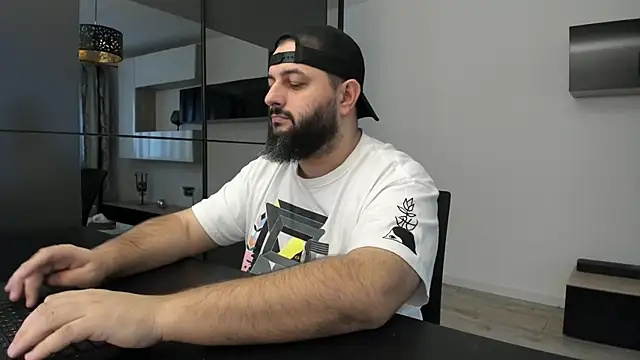 Snapshot of DravenPeak chatting on 30, 11, 2025 DravenPeak online show from 30, 11, 2025