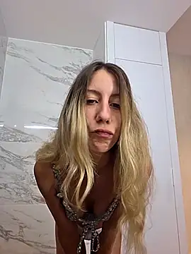 PetiteSecrets online show from 20, 9, 2025