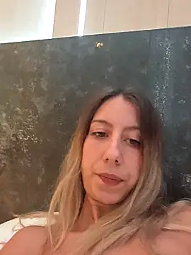 PetiteSecrets online show from 24, 10, 2025