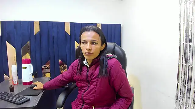 Aisha hotts777 online show from 8, 5, 2026