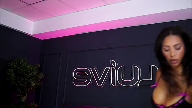 Snapshot of SiennaRuh chatting on 14, 9, 2025 SiennaRuh online show from 14, 9, 2025