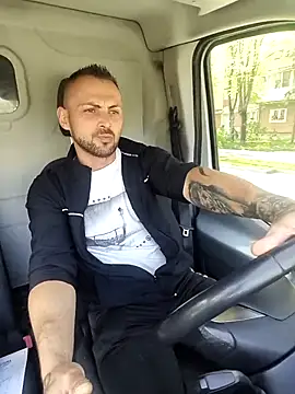 papichulo0099 online show from 6, 4, 2026