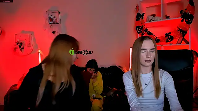 lizzie boom online show from 21, 10, 2025